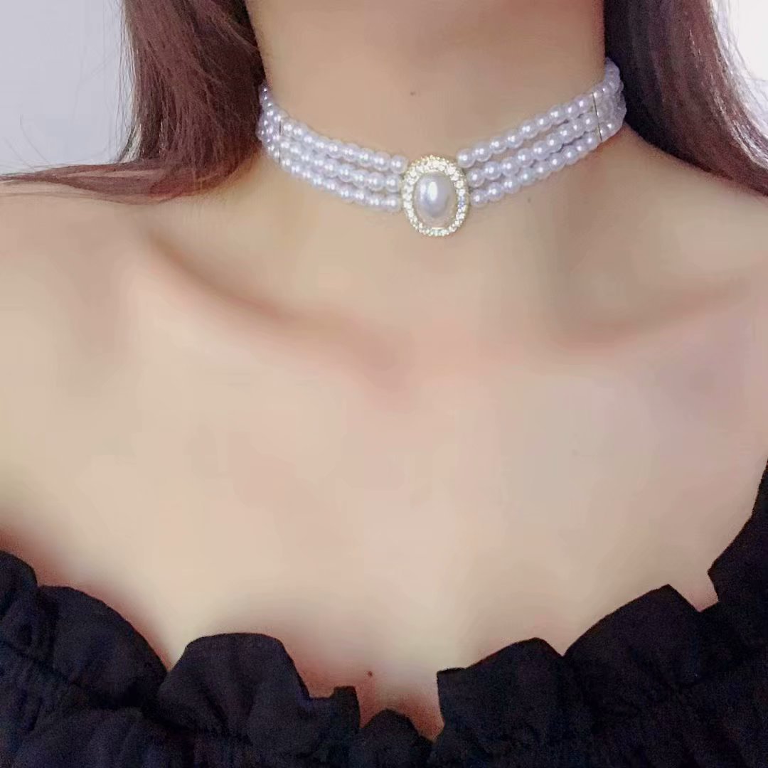 Shangzhihua The Elegant Light Luxury Three-layer Pearl Collar, 2021 - ONEZINOTTA , jewelery that shines like gold...